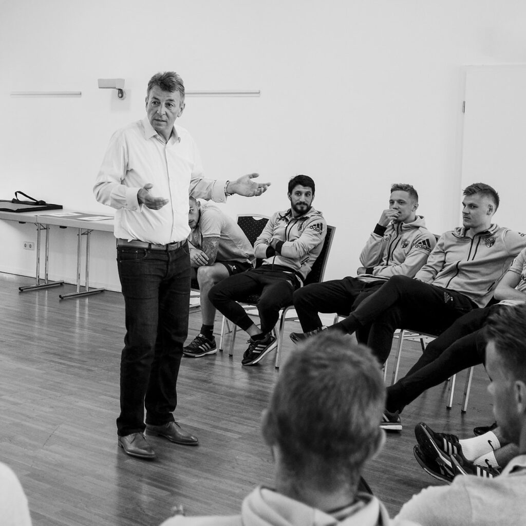 Analogien aus dem Spitzensport von Dirk Schmidt